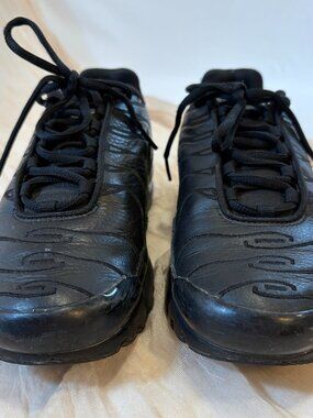 Women's Nike Air Max Plus TN Tuned Triple Black DM2362-002 sz 6.5